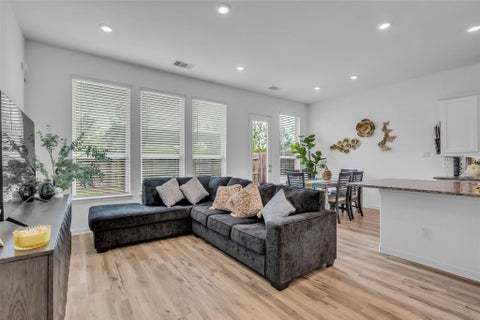 Townhouse For Sale - 662 Aspen Falls Court<br/> Montgomery County, Conroe, TX 77304
