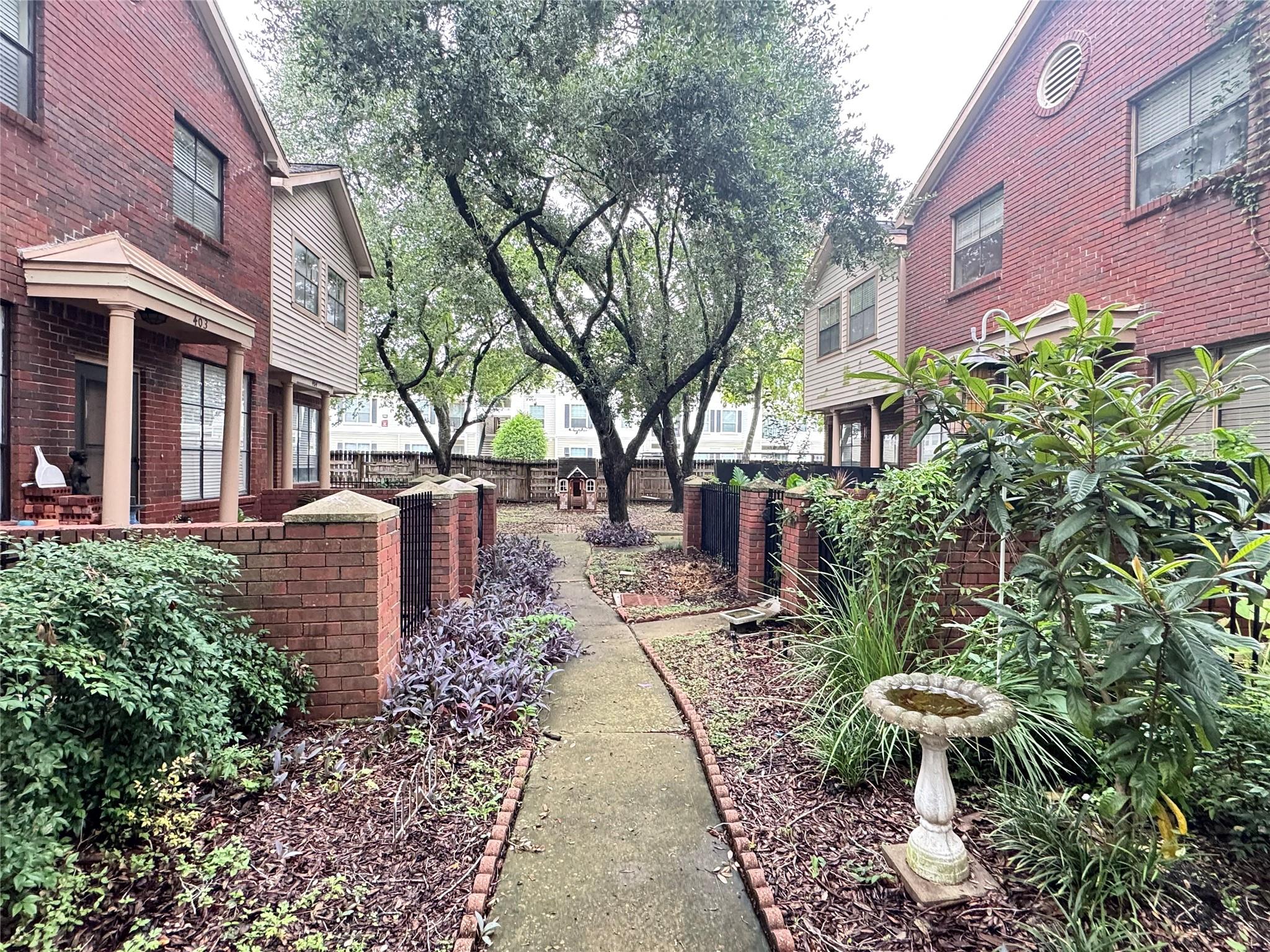 1103 Dulles Avenue 504