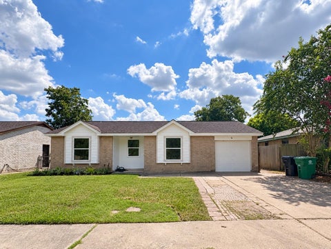 Homes For Sale - 274 Dyna Drive<br/> North Houston, TX 77060