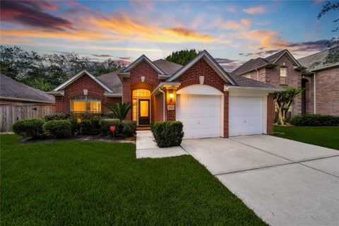 Photo of 15427 Truslow Point Lane, Sugar Land, TX 77478 (MLS # 64845589)
