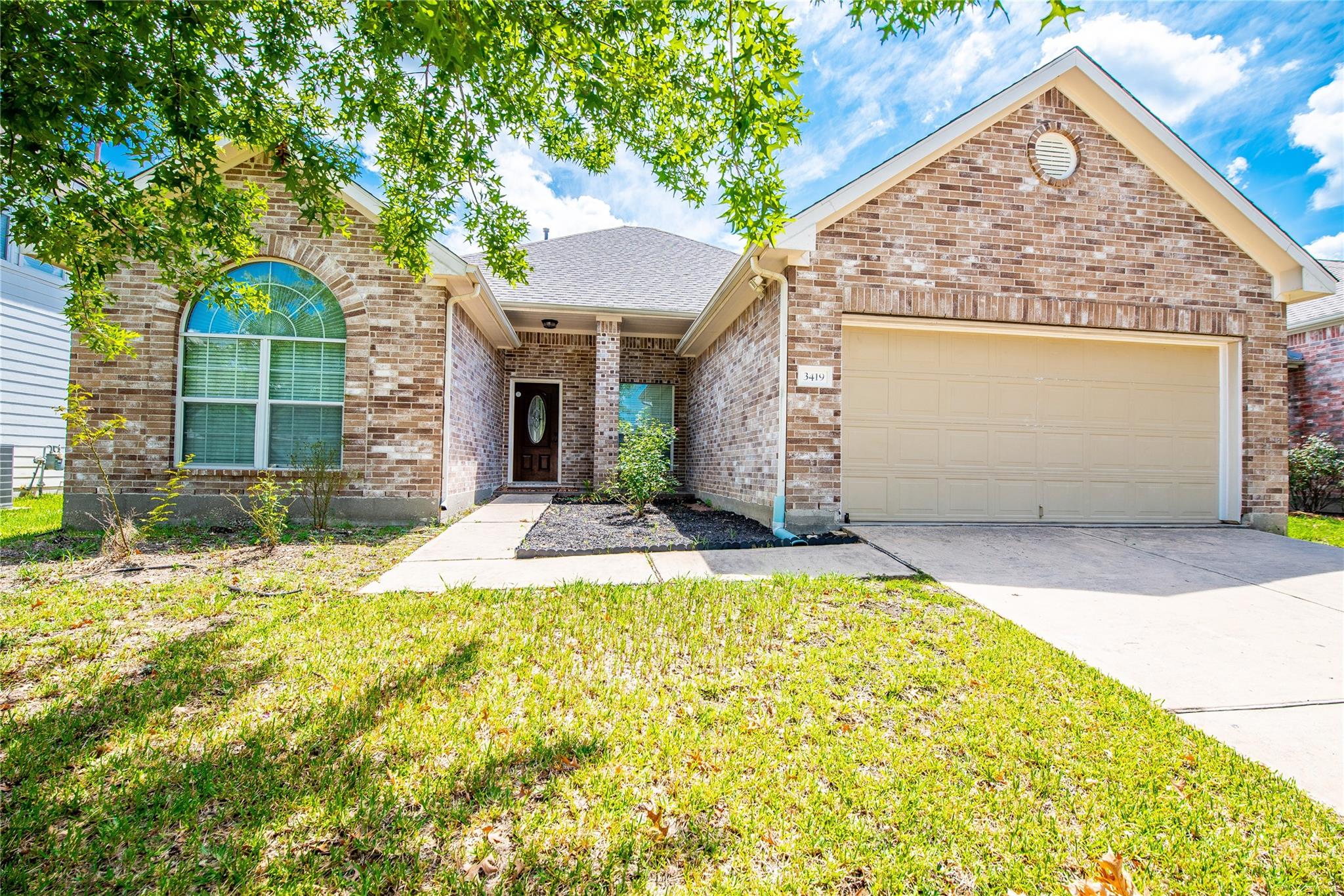 3419 S Daniel Oak Circle