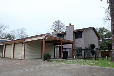 Photo of 1839 Sherwood Forest Street, Houston, TX 77043 (MLS # 26521732)