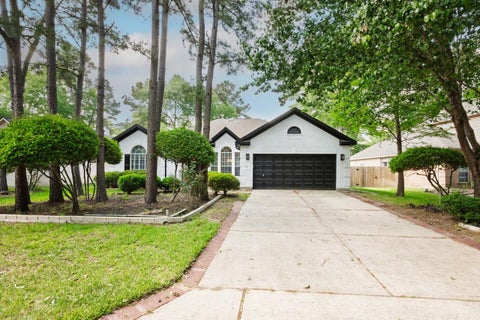 Photo of 22 S Lace Arbor Drive, The Woodlands, TX 77382 (MLS # 40715573)