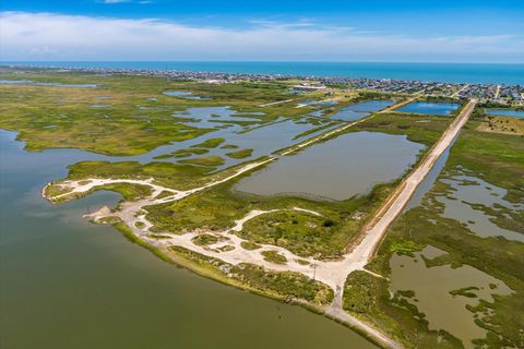 Photo of 2131 Hwy 87, Crystal Beach, TX 77650 (MLS # 92435848)