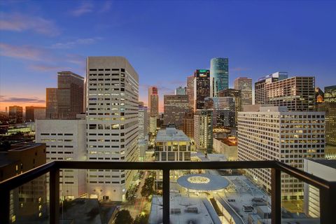 1211 Caroline Street 2002 Houston TX 77002