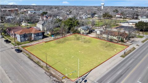 Vacant Land For Sale - 703 N Main Street<br/> Taylor, TX 76574