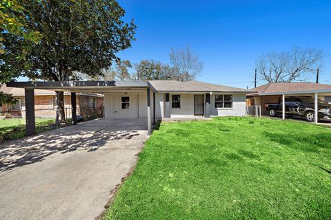 Photo of 3121 Chimira Lane, Houston, TX 77051 (MLS # 88868700)