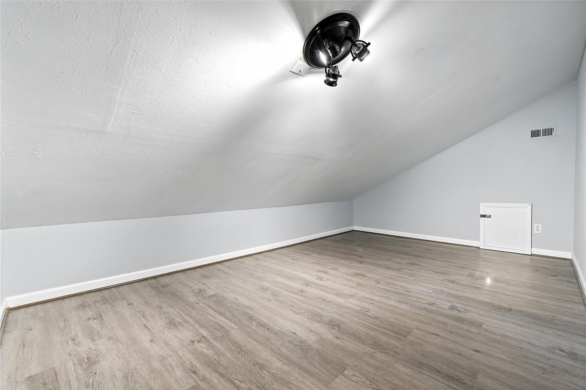 Montgomery, Texas 77356, United States, 3 Bedrooms Bedrooms, ,3 BathroomsBathrooms,Residential,Active,176274