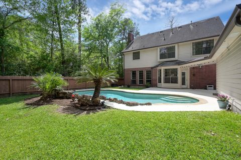 Photo of 2 S Duskwood Place, The Woodlands, TX 77381 (MLS # 52264918)
