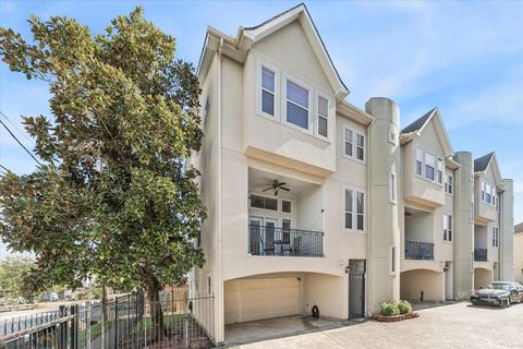 Photo of 5507 Kansas Street, Houston, TX 77007 (MLS # 36730602)