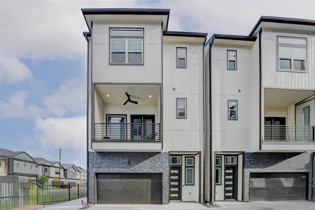 Photo of 1913 Hoskins Drive #A, Houston, TX 77080 (MLS # 89058602)