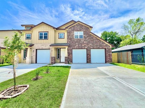 Photo of 5602 Hirondel Street #B, Houston, TX 77033 (MLS # 49804060)