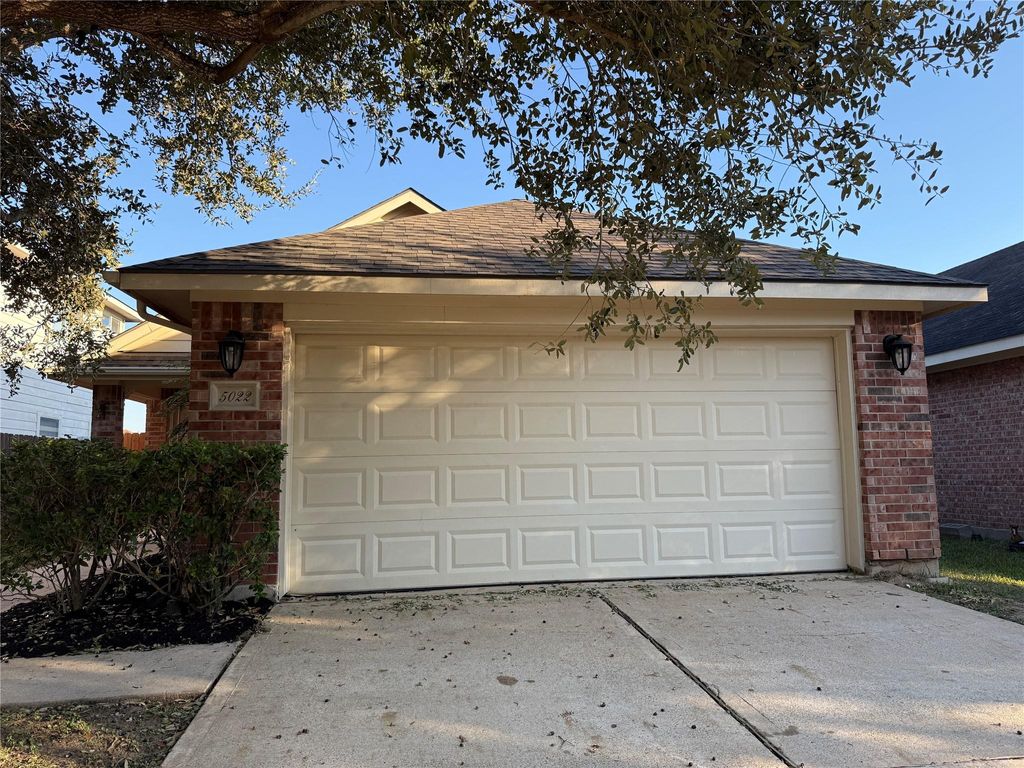 Photo of 5022 Canyon Blanco Drive, Houston, TX 77045 (MLS # 58065424)