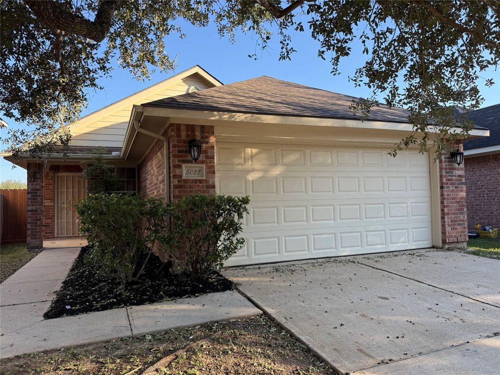 Photo of 5022 Canyon Blanco Drive, Houston, TX 77045 (MLS # 58065424)