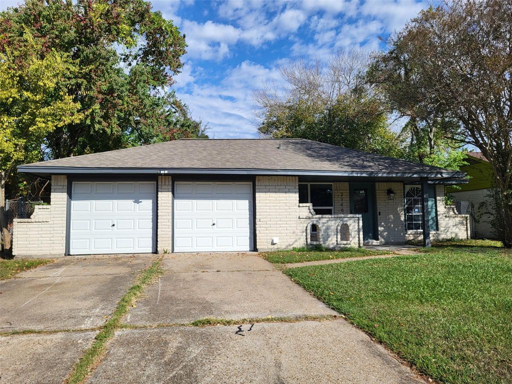 Photo of 2146 Twinbrooke Drive, Houston, TX 77088 (MLS # 51122653)