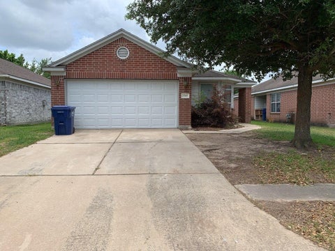 Photo of 2747 Lofty Elm St, Houston, TX 77038 (MLS # 89086531)
