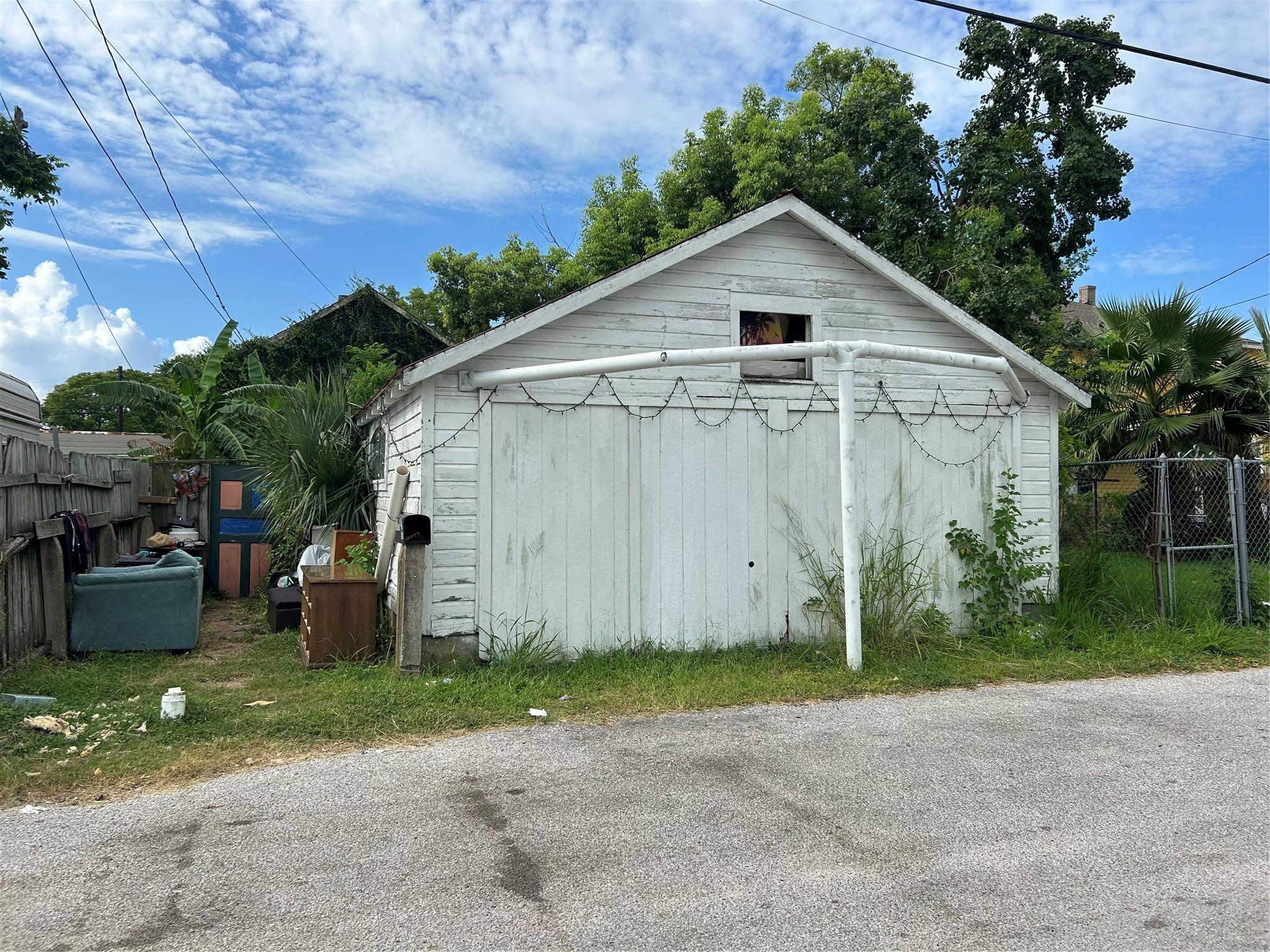 3910 Avenue O 1/2 1/2