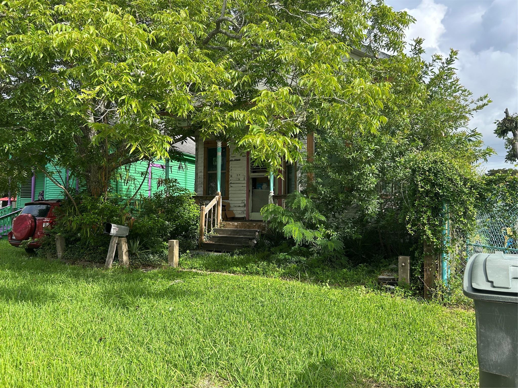 3910 Avenue O 1/2 1/2