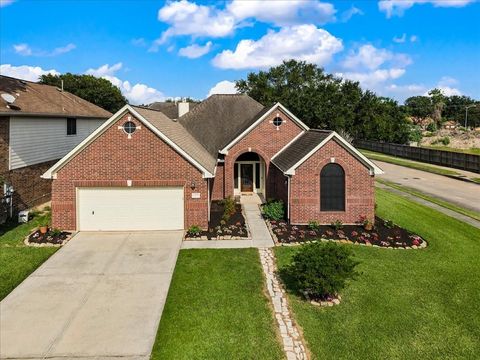 Photo of 1306 Golden Sun Court, Pasadena, TX 77586 (MLS # 94203202)