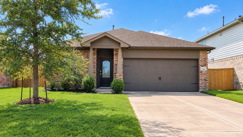 Photo of 2306 Red Slate Drive, Rosharon, TX 77583 (MLS # 57864065)