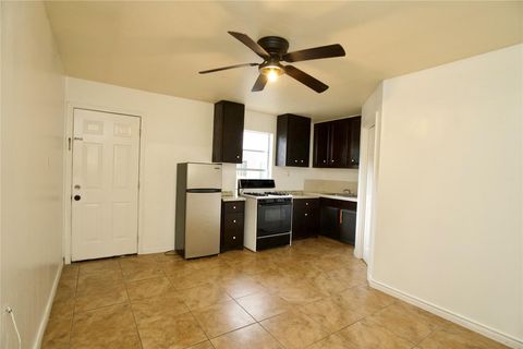 Photo of 6741 Avenue Avenue E, Houston, TX 77011 (MLS # 98195849)