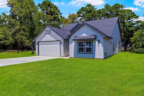 Photo of 599 Bridgeview Drive, Onalaska, TX 77360 (MLS # 61376235)