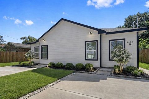 Photo of 6010 Bobby Burns Street #B, Houston, TX 77028 (MLS # 34189897)