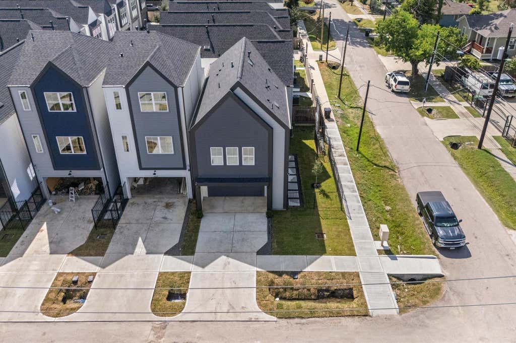Photo of 4329 Arlington Street, Houston, TX 77022 (MLS # 82689119)