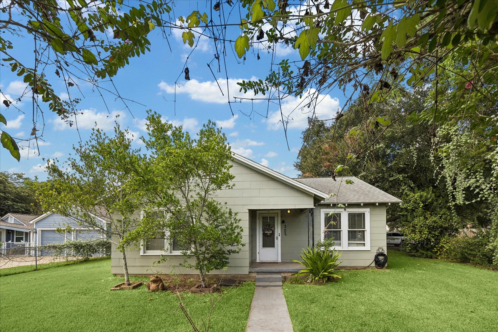 302 Damon Street
