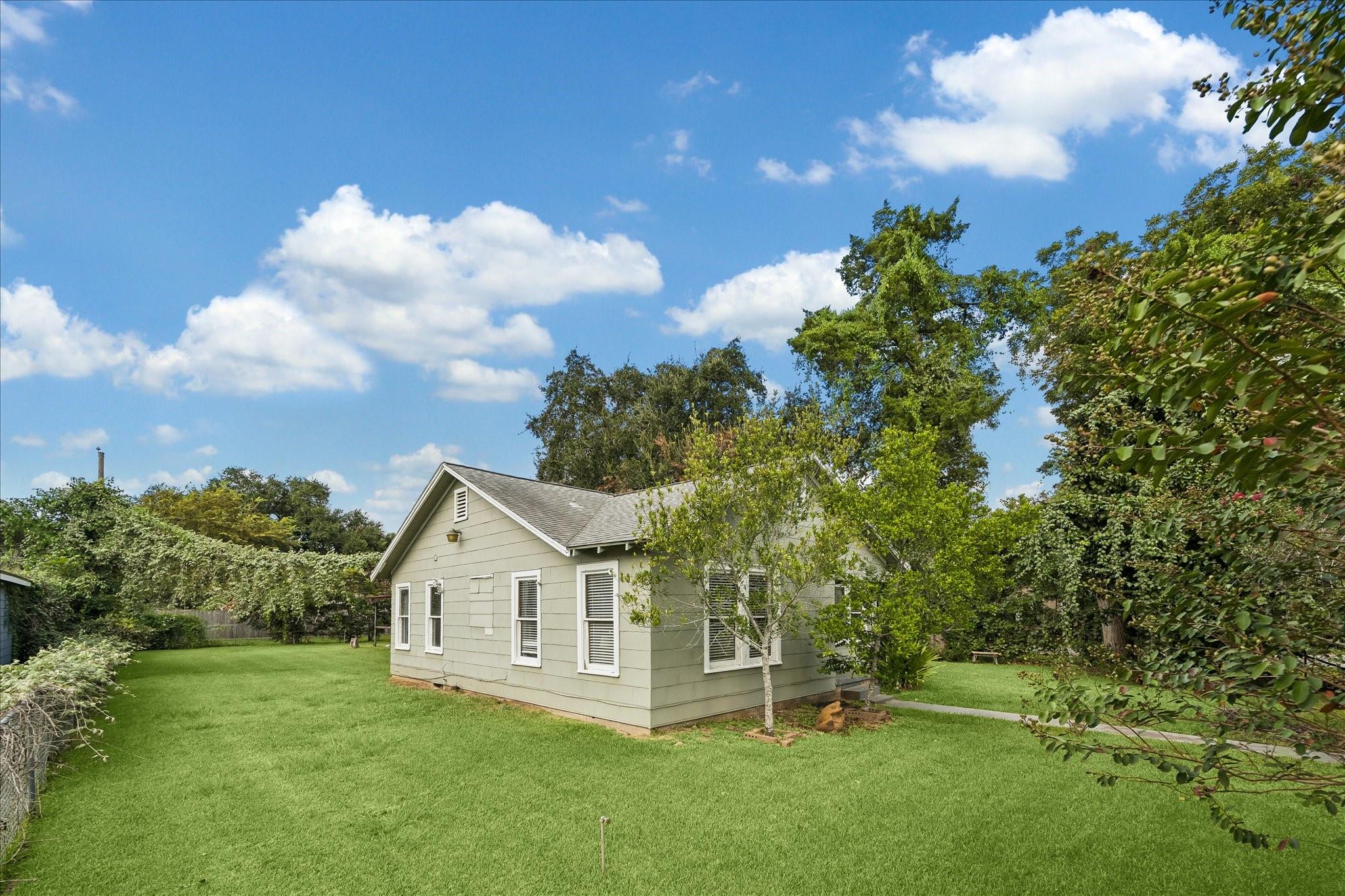 302 Damon Street