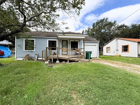 Photo of 608 Hackberry Bend, Ganado, TX 77979 (MLS # 33068744)