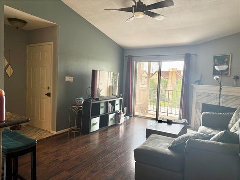 Photo of 2120 El Paseo Street #408, Houston, TX 77054 (MLS # 63868018)