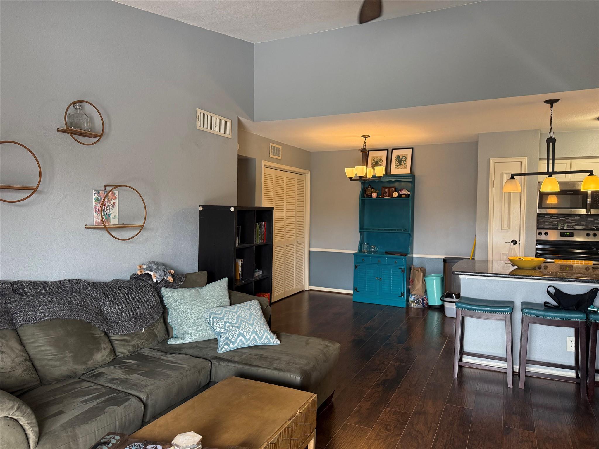 2120 El Paseo Street 408