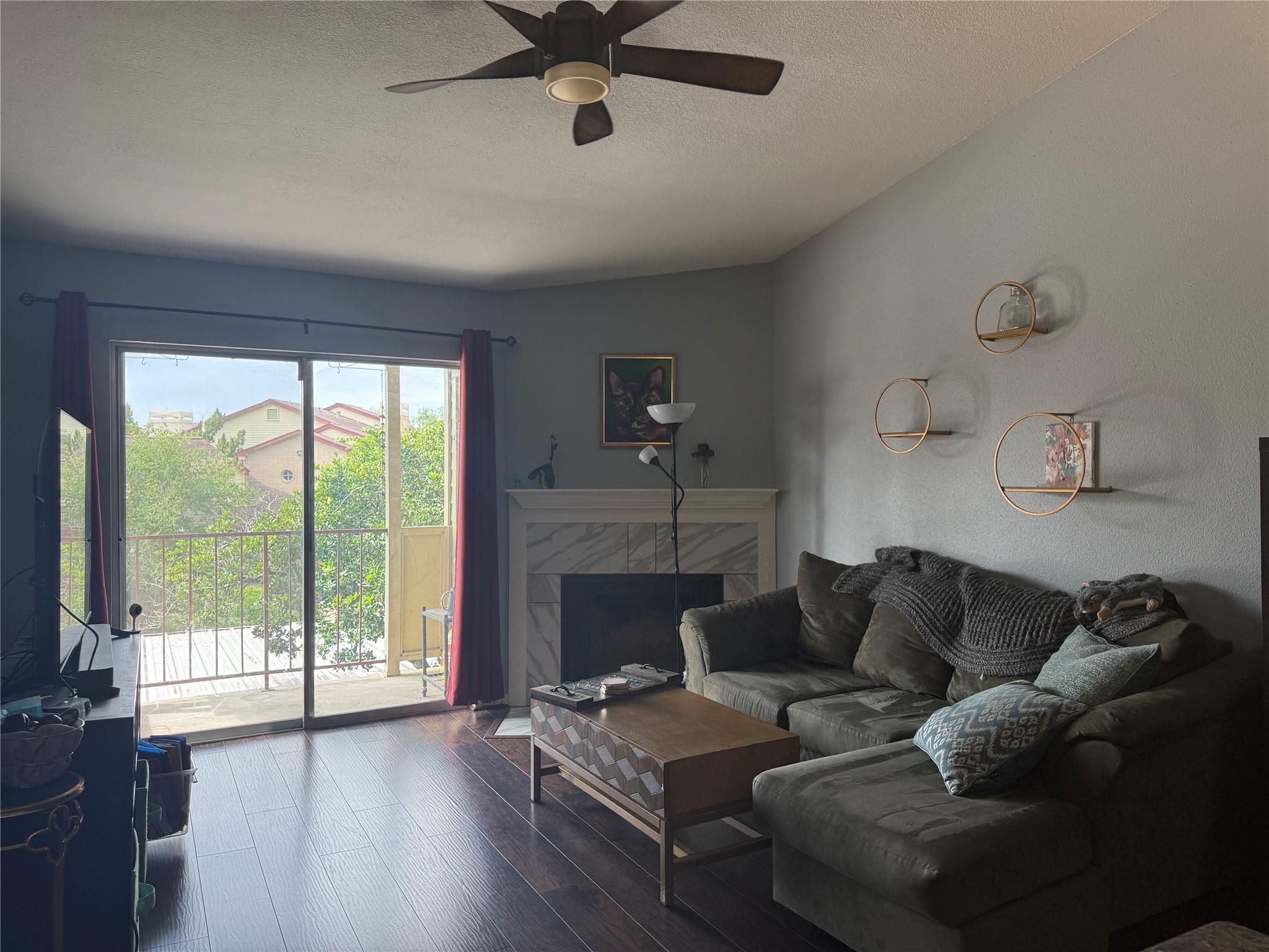 2120 El Paseo Street 408