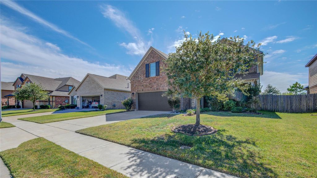 Photo of 12902 Oak Falls Drive, Pearland, TX 77584 (MLS # 38812514)