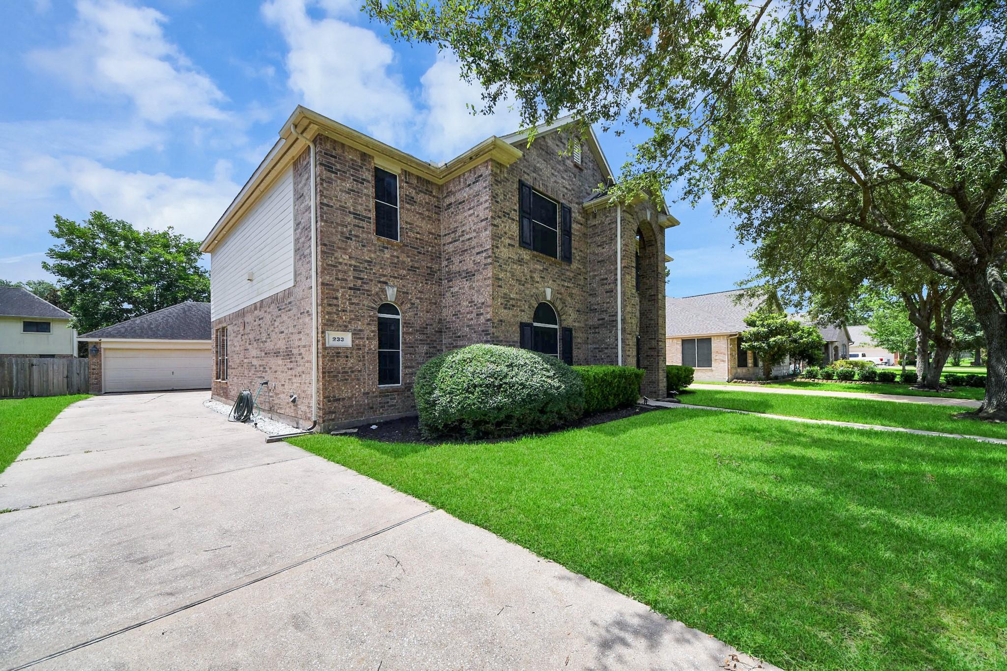 233 Rustic Oaks Drive