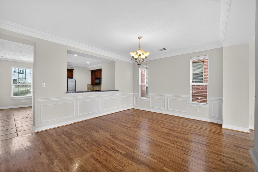 Photo of 1807 Stacy Crest, Houston, TX 77008 (MLS # 40614825)