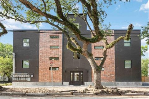 Photo of 214 Welch Street #1BD, Houston, TX 77006 (MLS # 89764526)