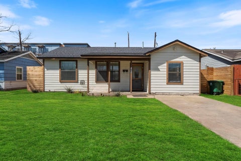 Photo of 1923 Tabor Street, Houston, TX 77009 (MLS # 30949161)