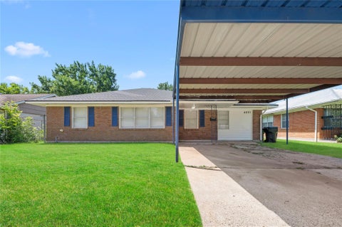 Photo of 4601 W 43rd Street, Houston, TX 77092 (MLS # 64202907)
