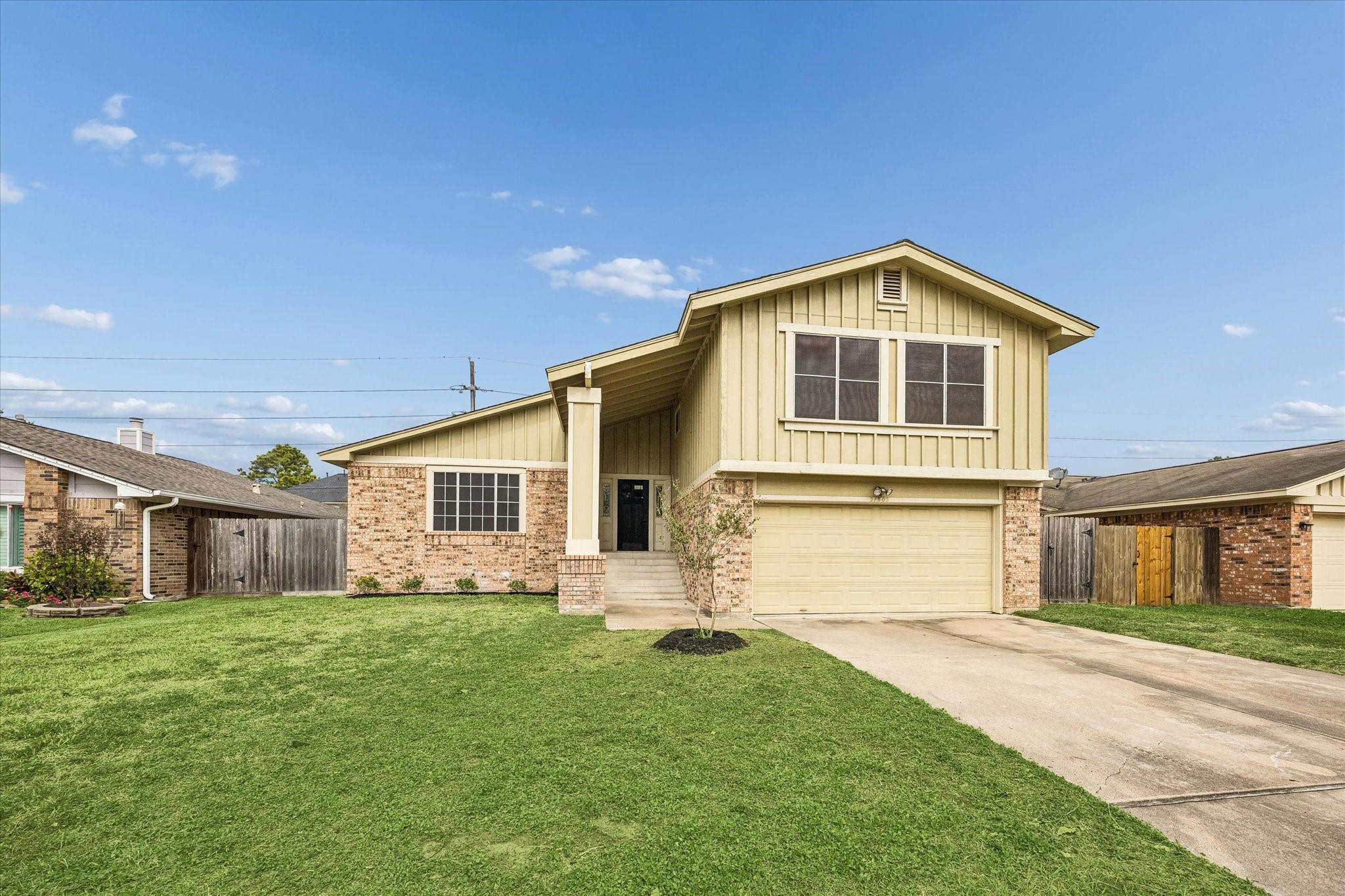 21502 River Court Drive