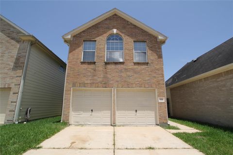 Photo of 814 Forest Thicket Lane, Houston, TX 77067 (MLS # 97042780)