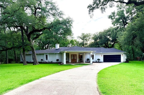 Photo of 13518 E Brazos Bend Drive, Needville, TX 77461 (MLS # 97925125)