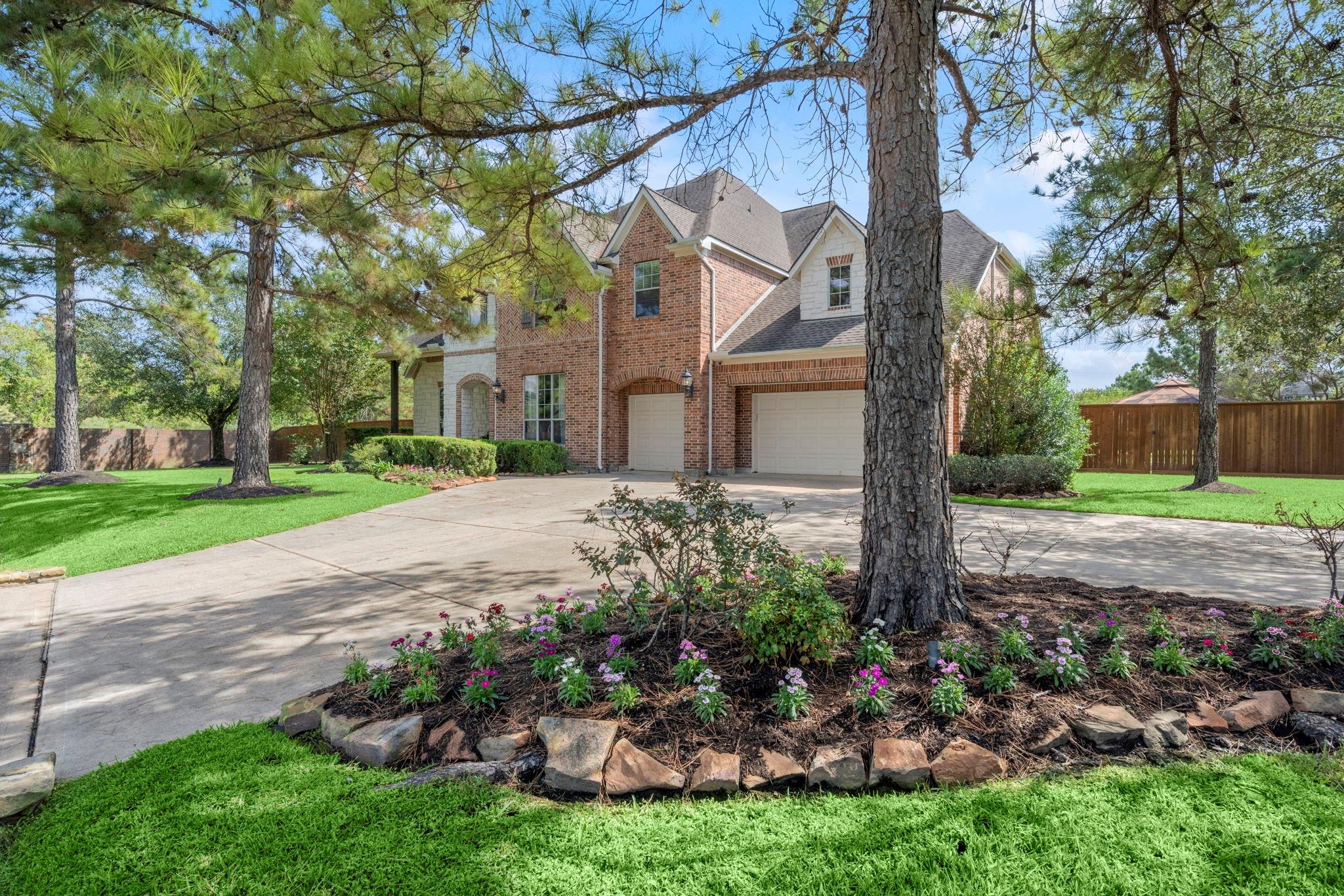7 Compton Manor Drive