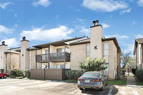 Photo of 1500 Bay Area Boulevard #155, Houston, TX 77058 (MLS # 65593905)