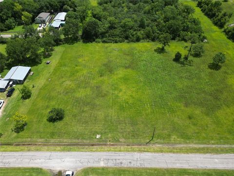 Photo of 2010 Carolina Avenue, League City, TX 77573 (MLS # 46898304)