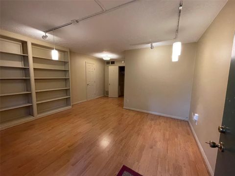 Photo of 1324 Cortlandt Street #1, Houston, TX 77008 (MLS # 58851542)