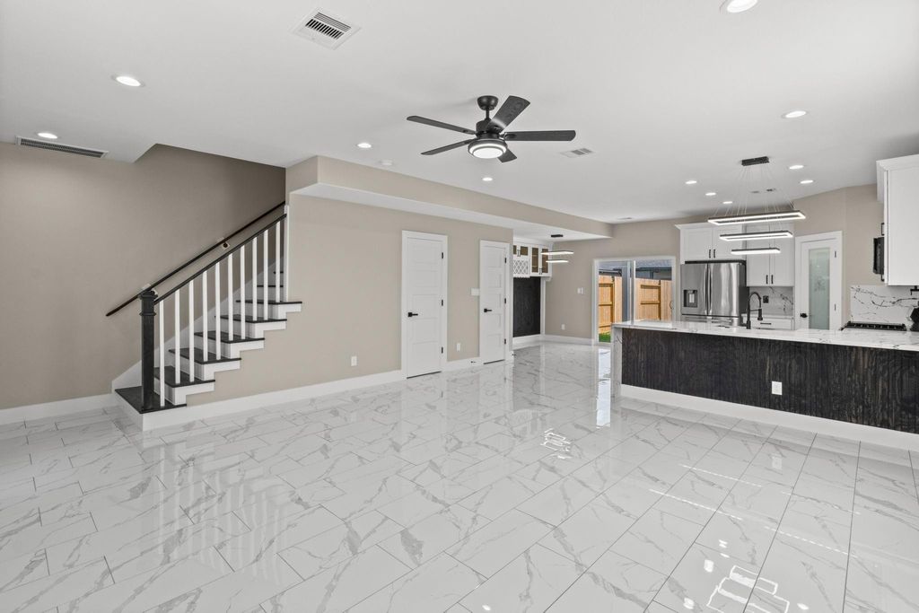 Photo of 7927 Colonial Lane, Houston, TX 77051 (MLS # 60758291)