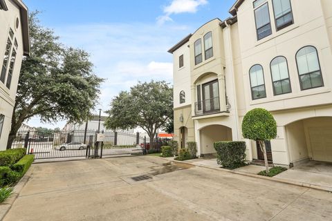 Photo of 3101 Fairdale Oaks E, Houston, TX 77057 (MLS # 23988113)