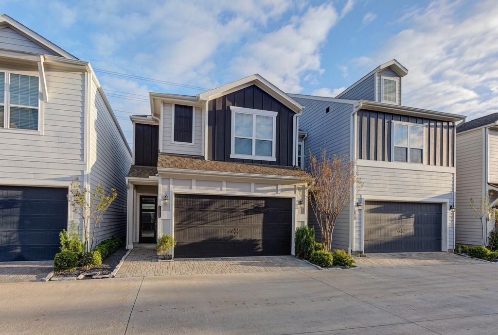 Photo of 11010 Crescent Light Way, Houston, TX 77043 (MLS # 89428437)